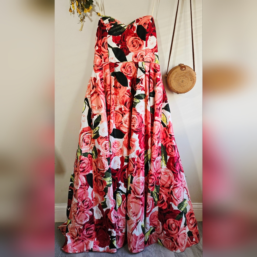 Blondie Nites Roses Prom Dress